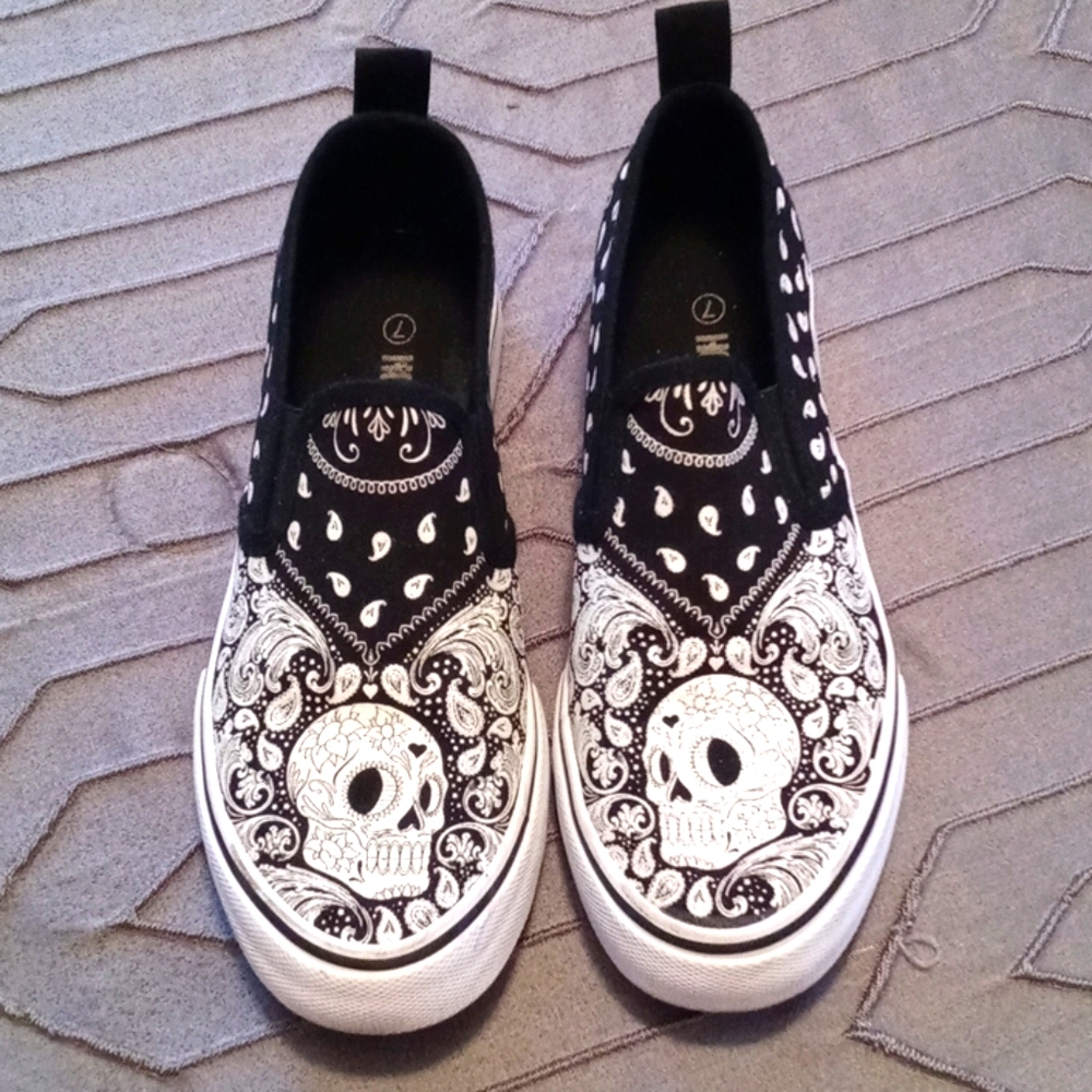 Hot Topic Skull Slip-ons